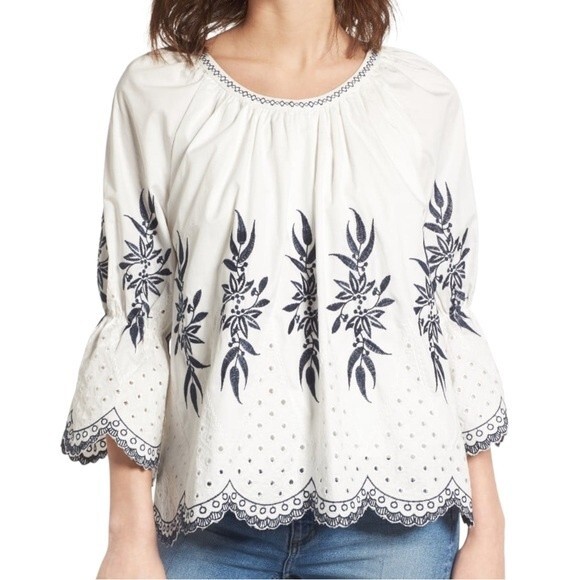 Moon River Embroidered Eyelet Scalloped Hem Boho Top White & Blue Size Small - Picture 12 of 12